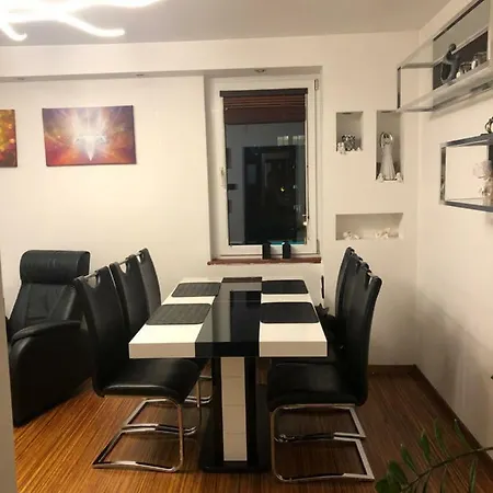 3 Stawy Apartament * 卡托维兹