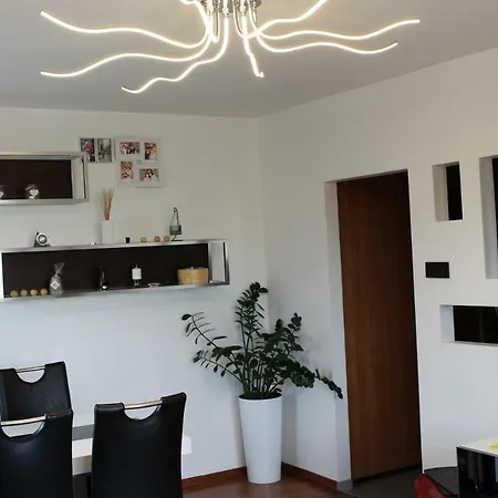 3 Stawy Apartament 卡托维兹